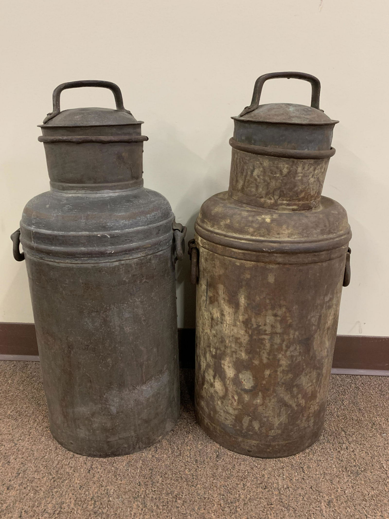2 Antique Milk Cans and Horn Cutters (1 of 15)