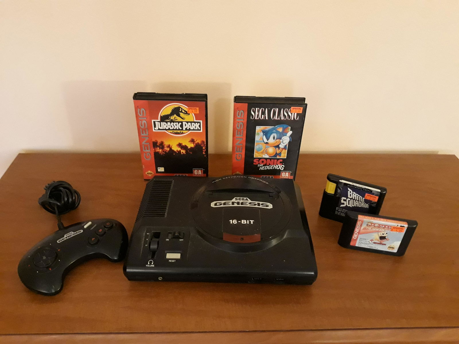 Sega Genesis with 4 Games (1 of 1)
