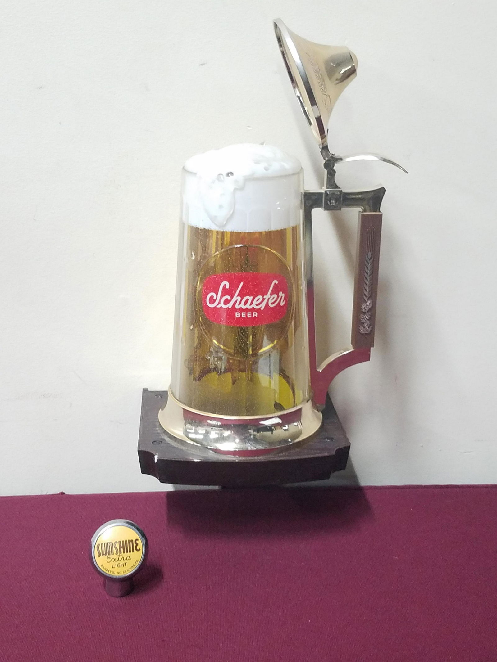 Schaefer Beer Light and Sunshine Extra Light Knob (1 of 4)