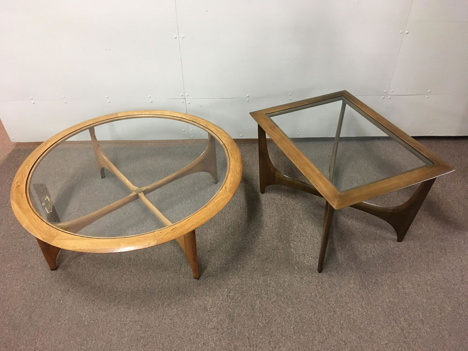 Lane Coffee and End Table (1 of 3)