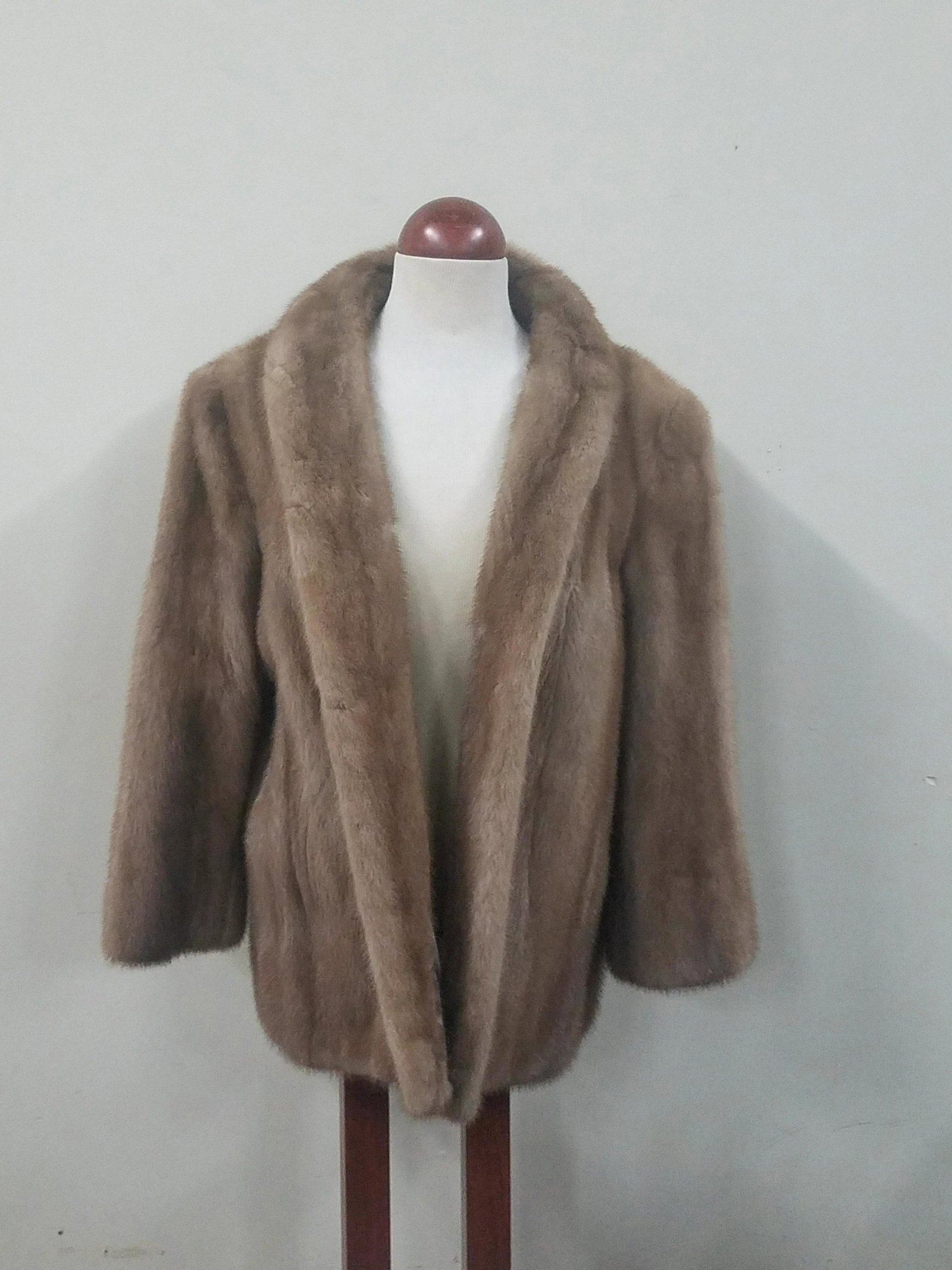 Muscalus Fur Coat: Harrisburg, PA. Shoulder width 20" x 32" long.