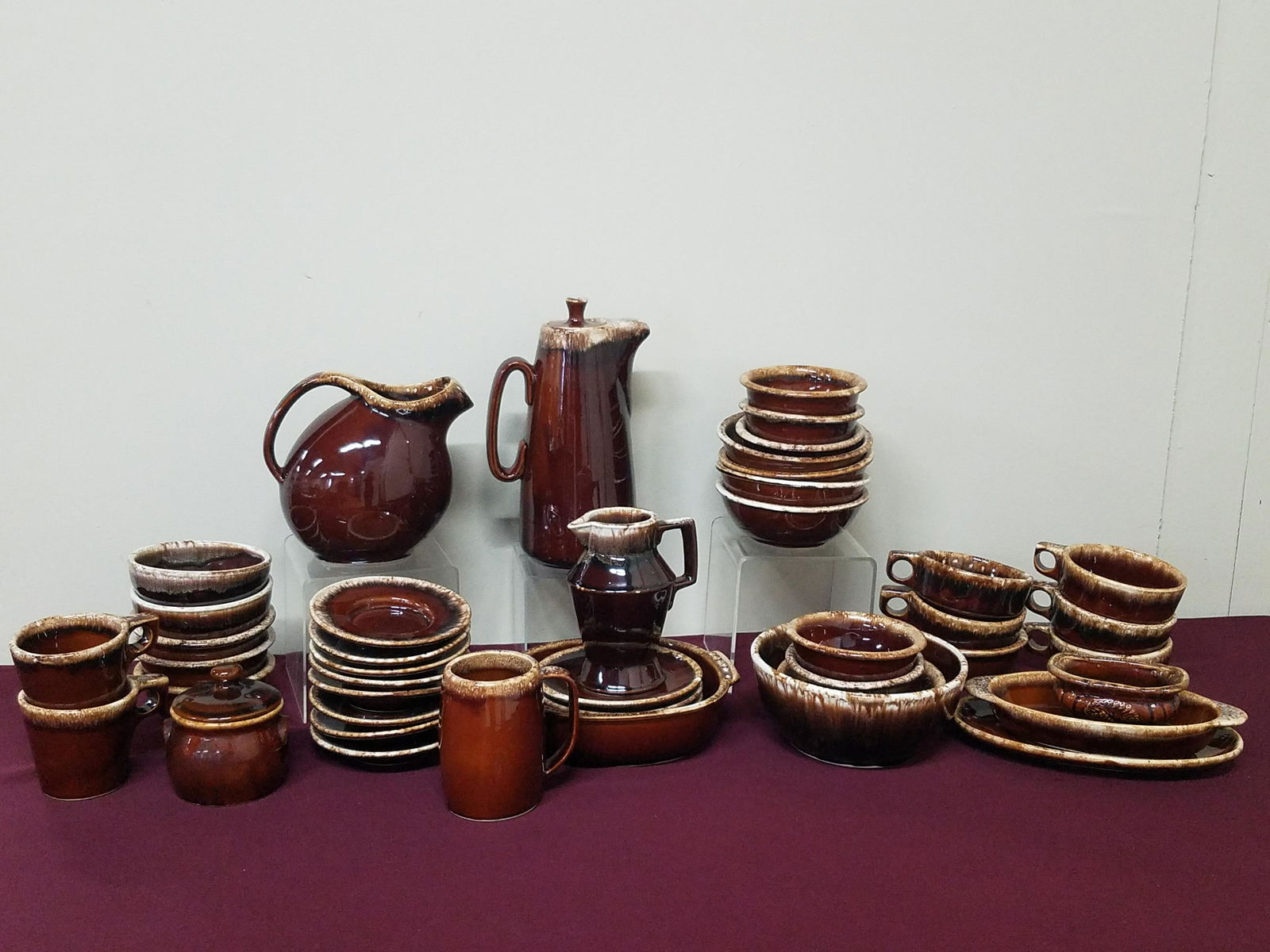 57 Pcs Hull Brown Drip Pottery (1 of 3)