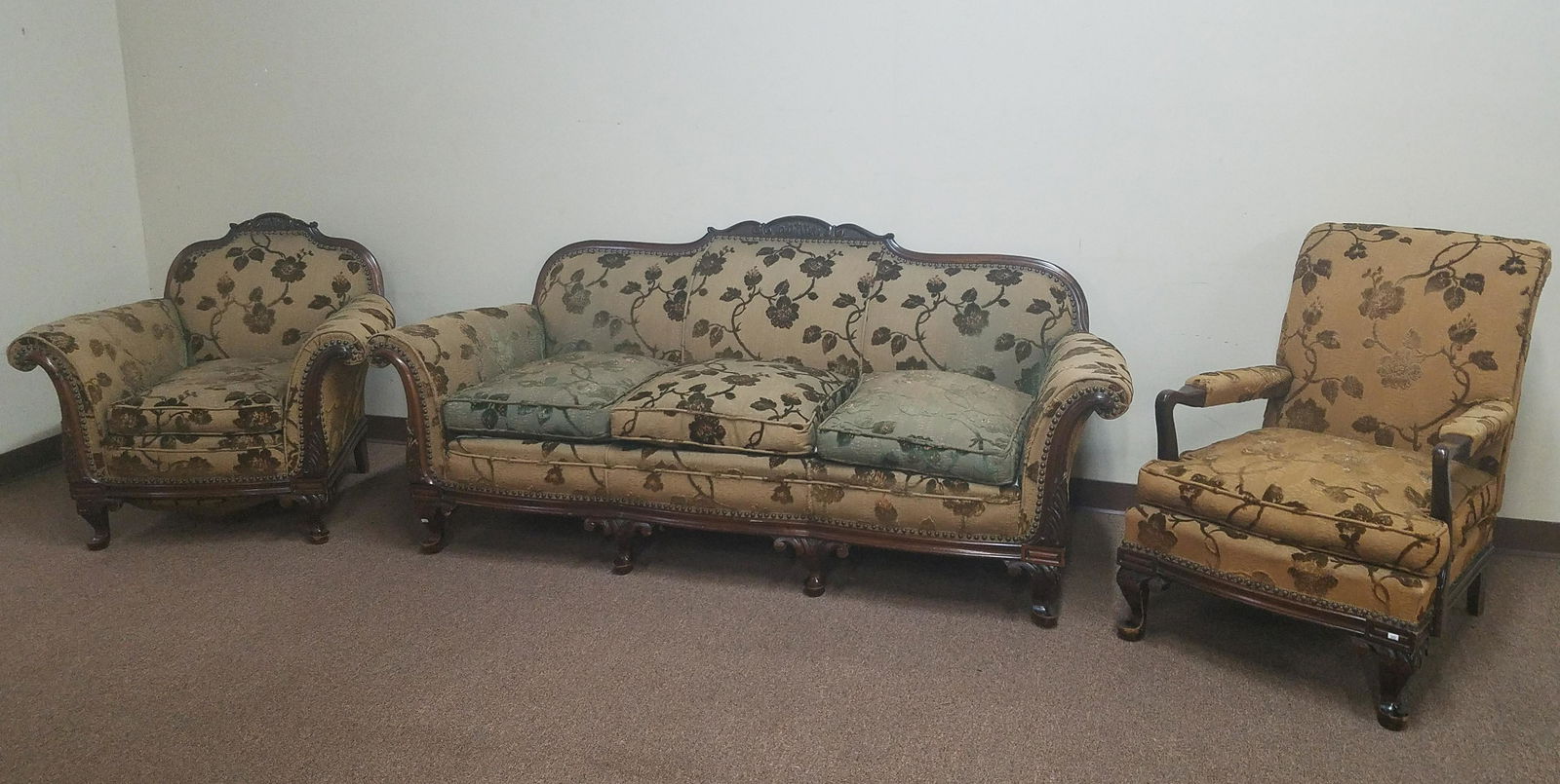 3 Pc Parlor Suite (1 of 4)