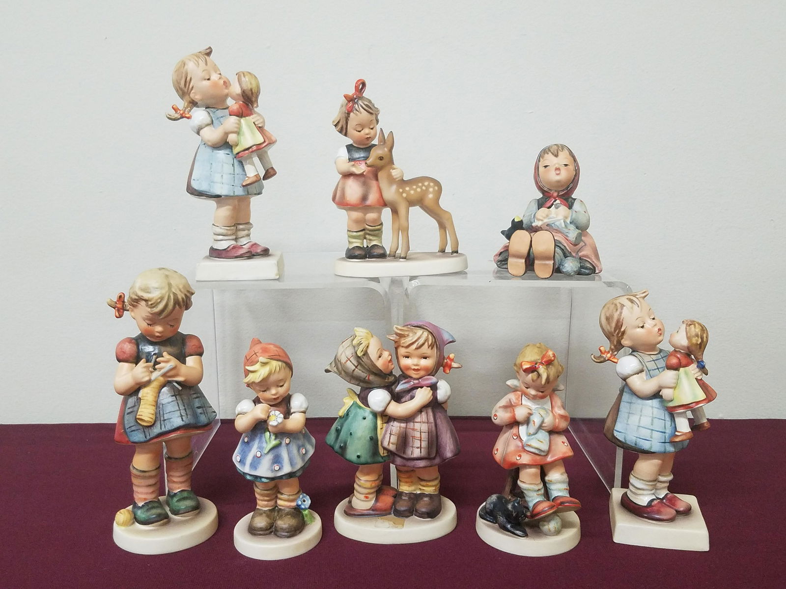8 Hummel Figurines incl Kiss Me (1 of 9)