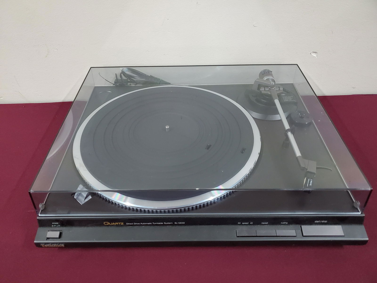 Technics SL-QD33 Turntable (1 of 3)