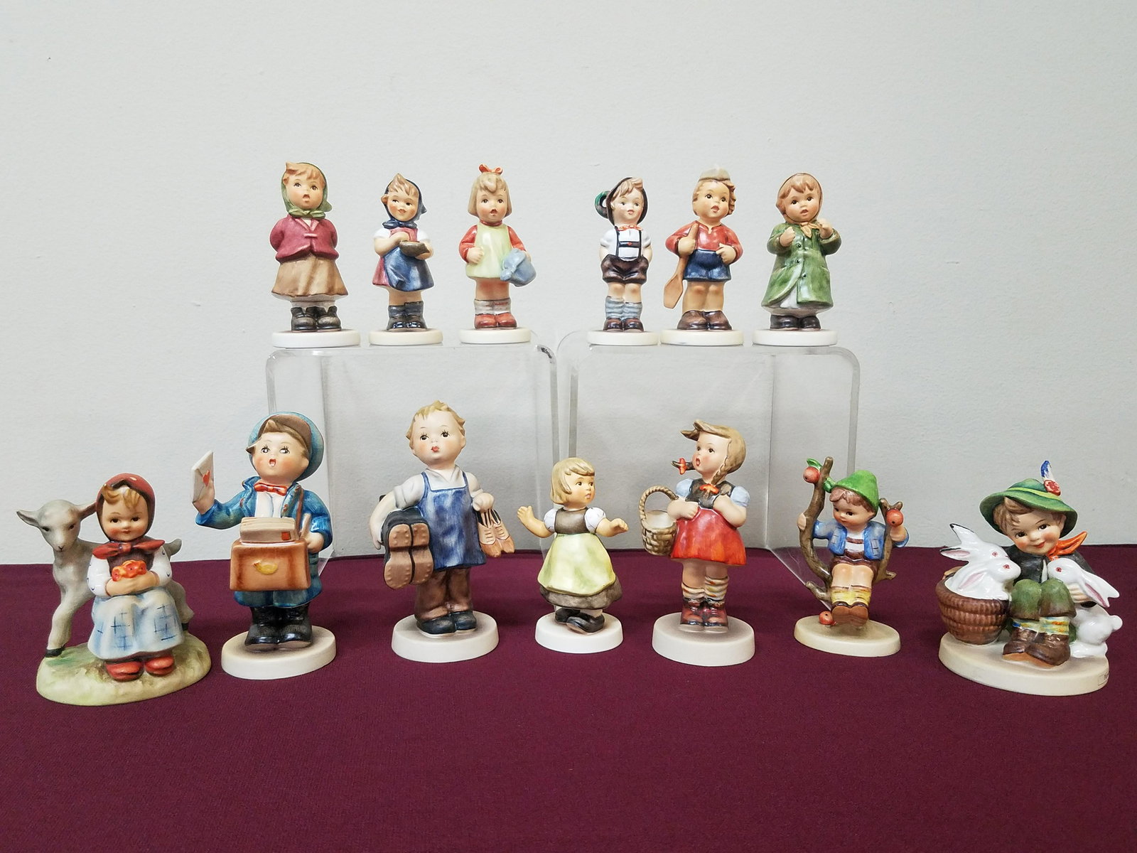 13 Hummel Figurines incl. Boots (1 of 10)