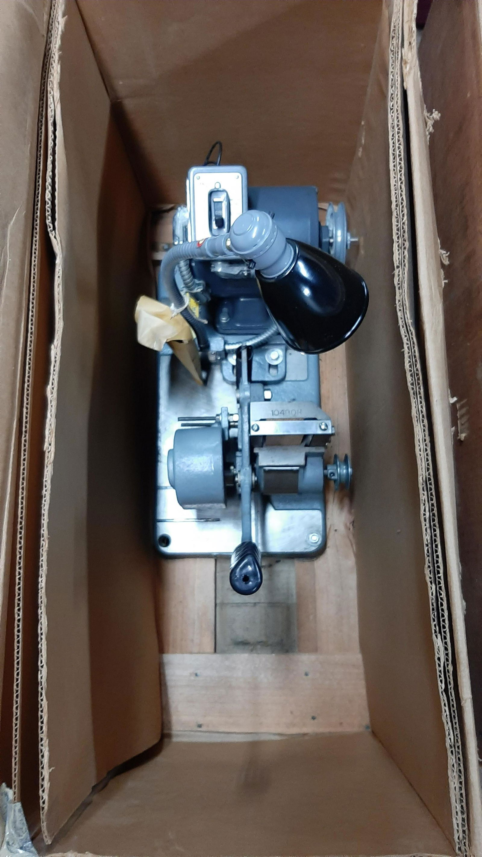 HB Rouse Hand Mill Benchtop Milling Machine (1 of 4)