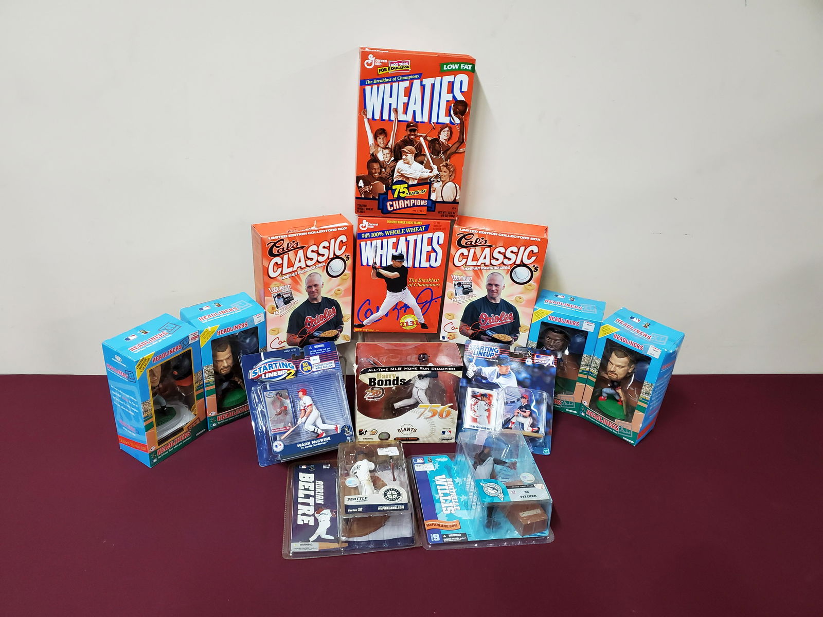 LG Sports Card, Promotional and Figure Collection (1 of 5)