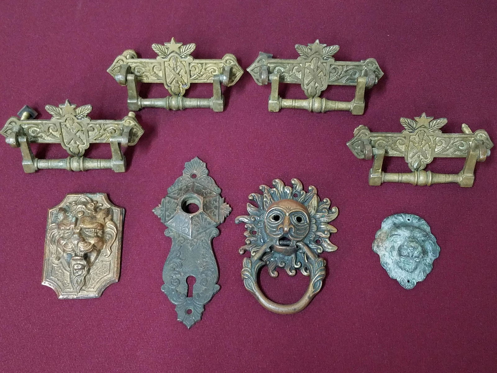 8 Pcs Antique Hardware incl. Lion (1 of 5)