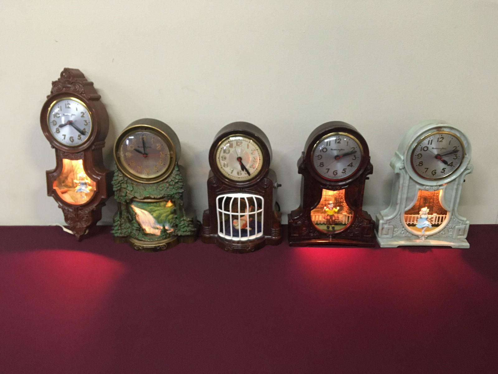 5 Motion Light Clocks (1 of 6)