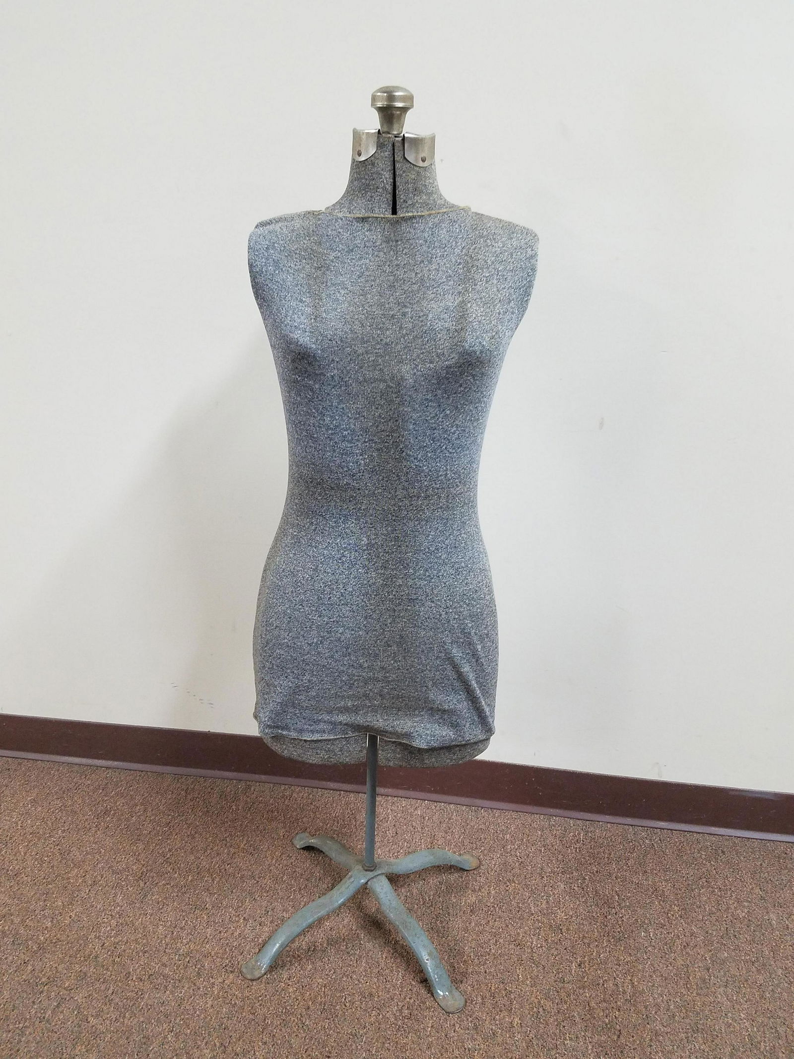 Adjustable Dress Form (1 of 2)