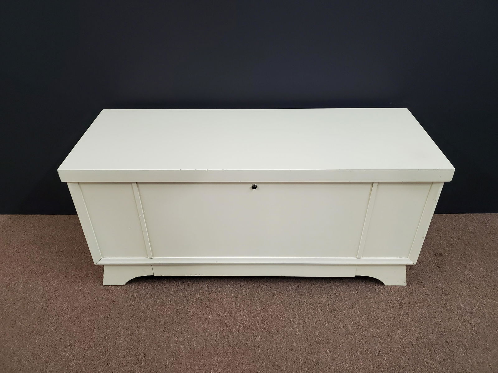 Lane Blanket Chest (1 of 6)