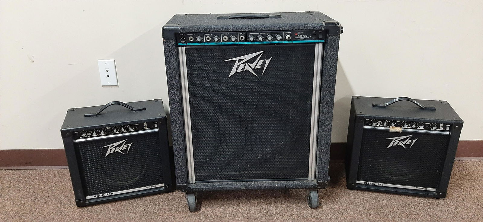 Peavey Amp and 2 Speakers (1 of 5)
