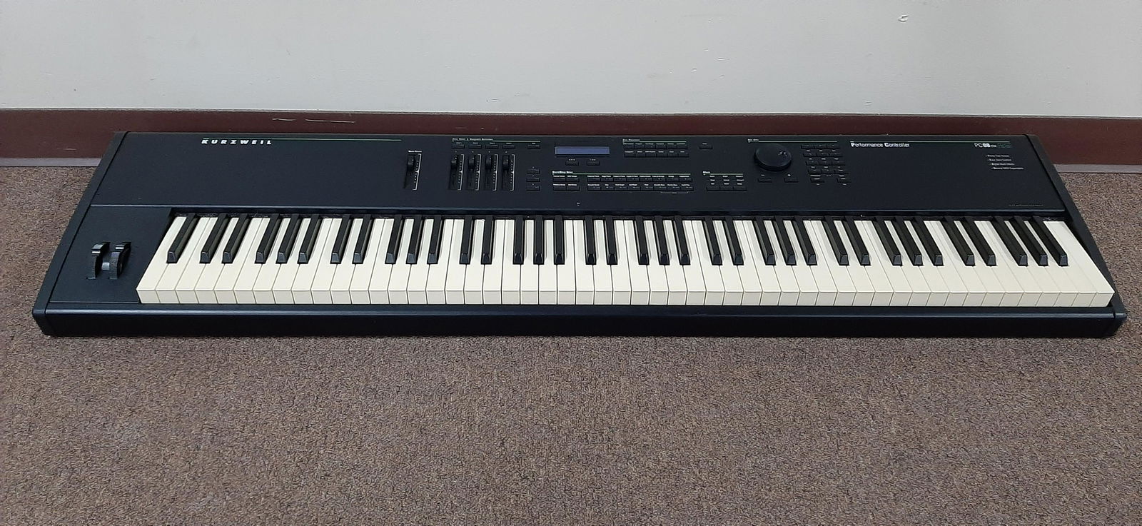 Kurzweil PC88 Keyboard (1 of 4)