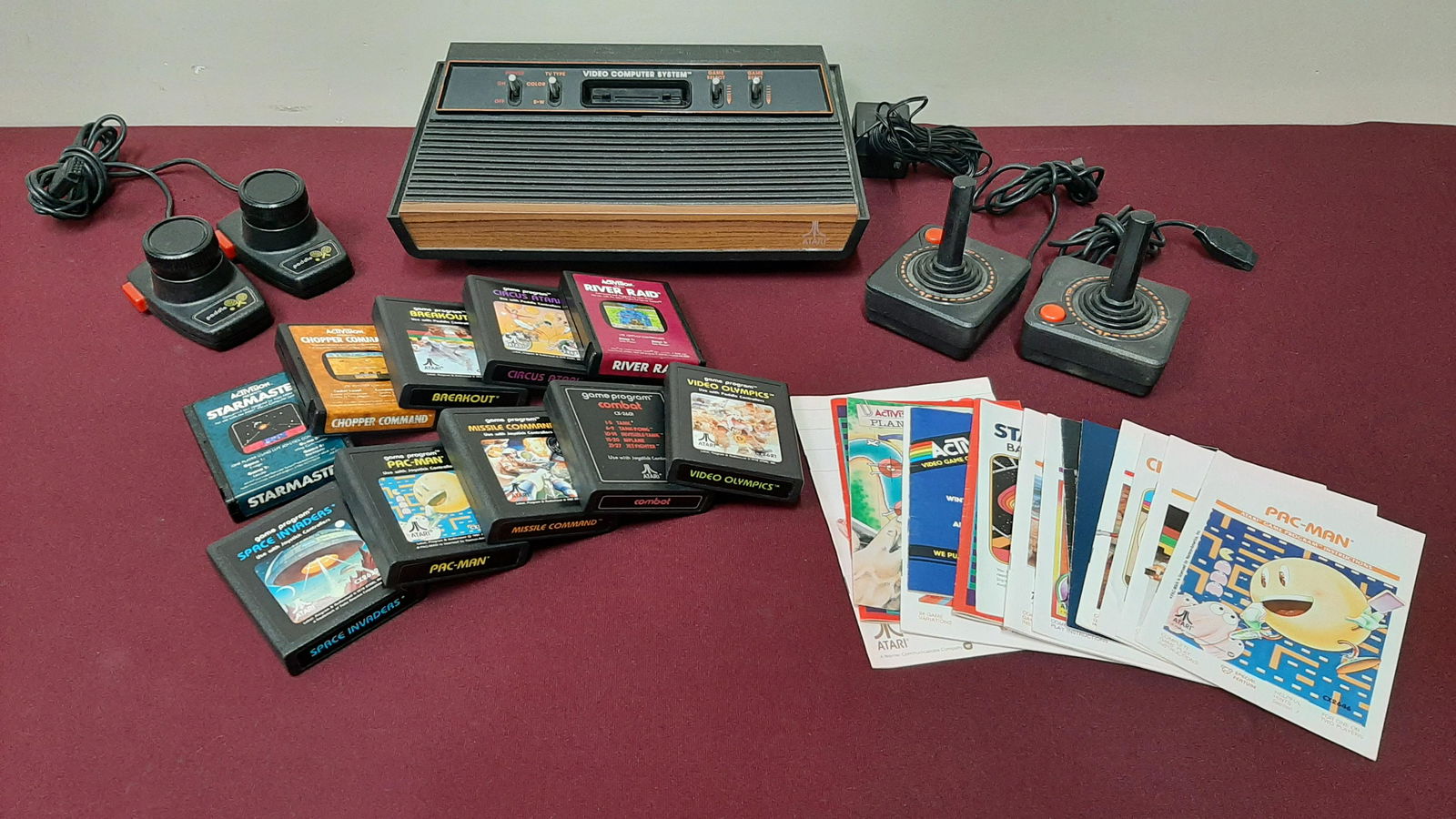 Atari Video Game System Incl. Pac-Man (1 of 3)