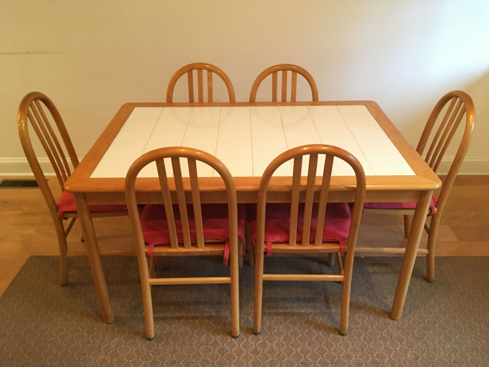 7 Pc. Dining Set (1 of 6)