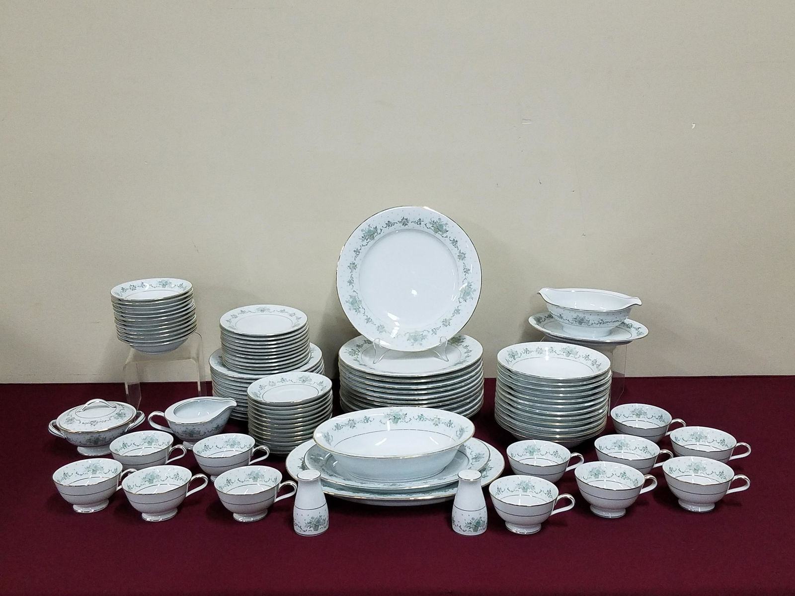 90 Pcs Allston Noritake Dinnerware (1 of 3)