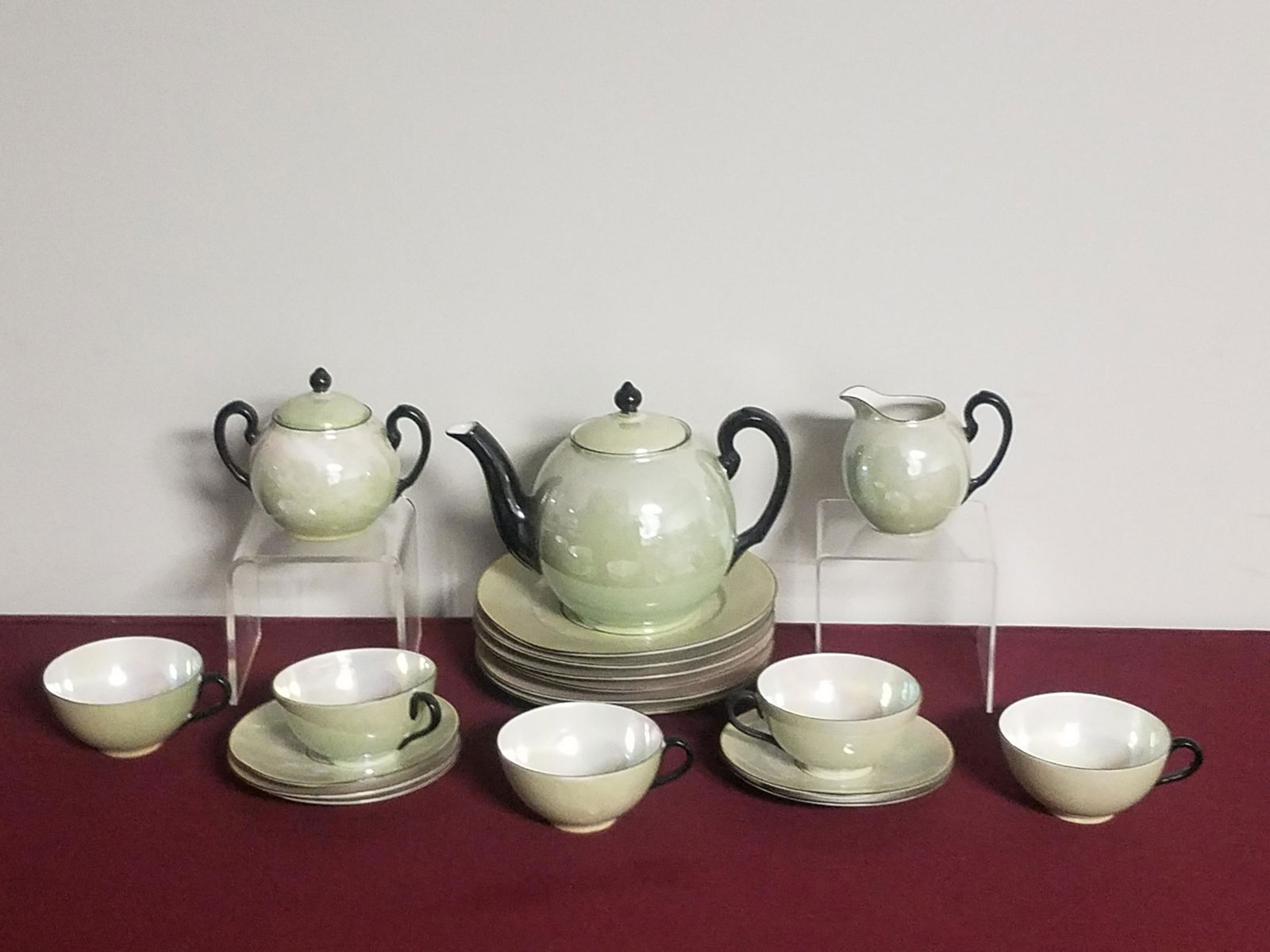 19 Pc Barvaria Luster Tea Set (1 of 2)
