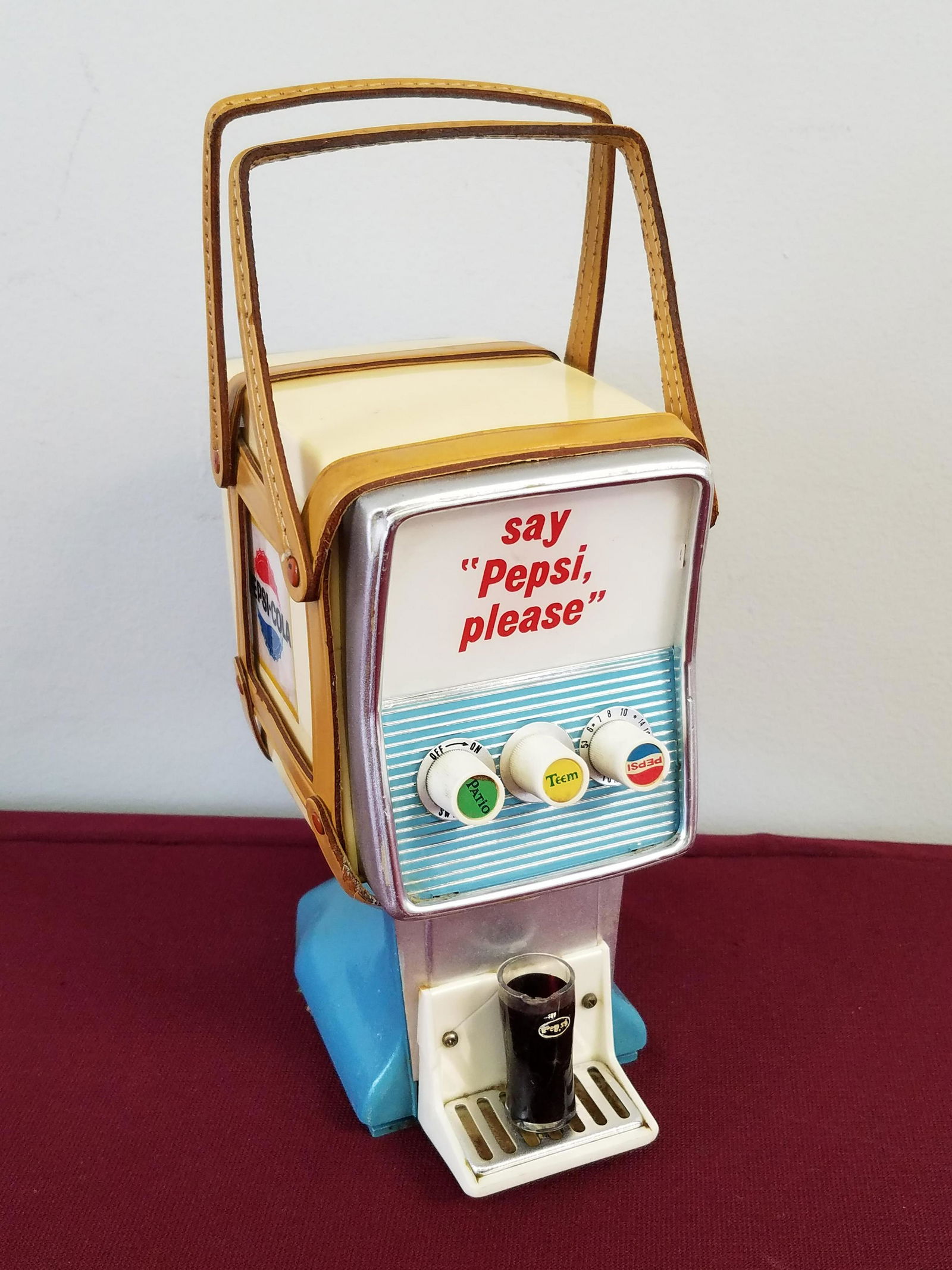 Pepsi Cola Transistor Radio (1 of 4)