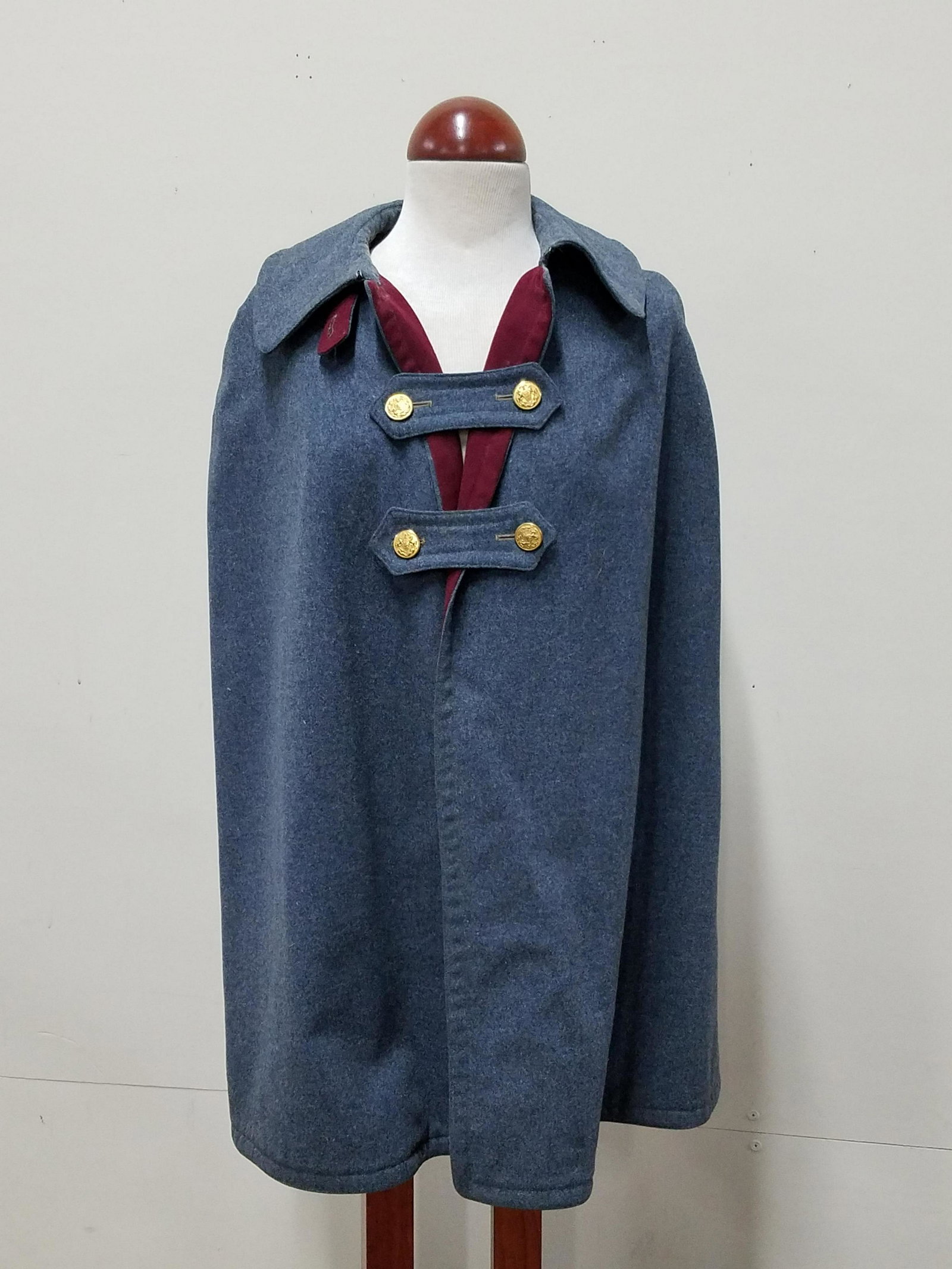 Nurses Cape: Manufactured by Hospital Co. Philadelphia. 17-1/2" shoulder width x 32-1/2" long.