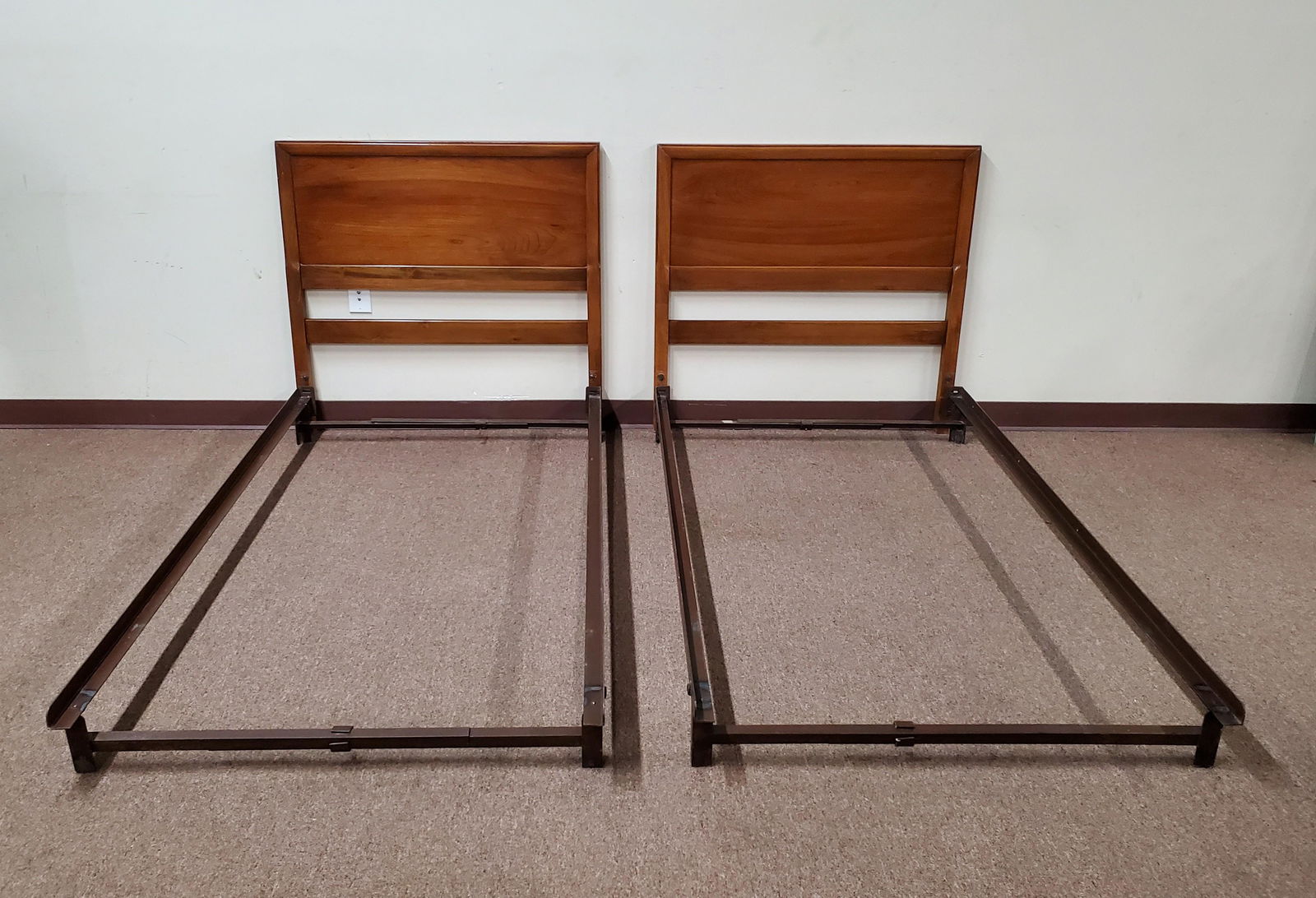 2 Twin Beds (1 of 1)