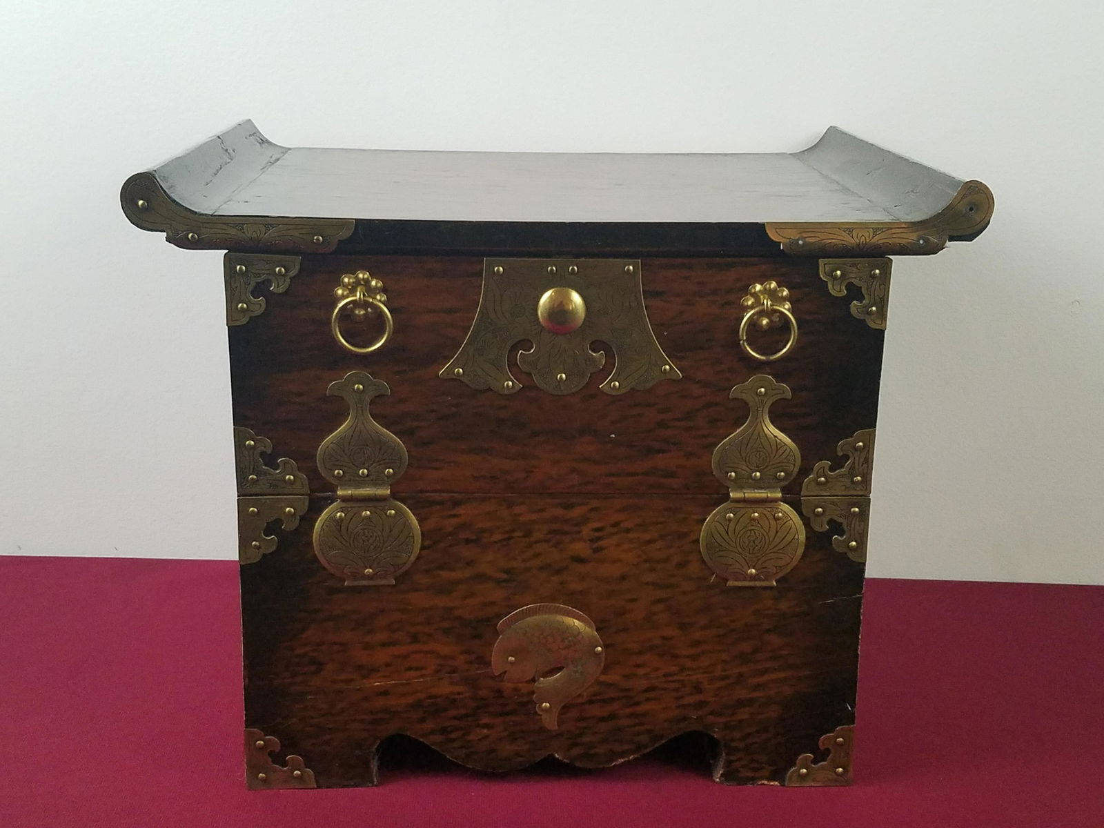 Small Korean Chest (1 of 4)