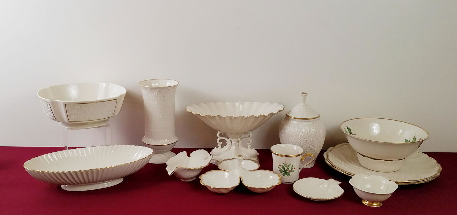 13 Pcs Lenox incl Holly Berry (1 of 5)