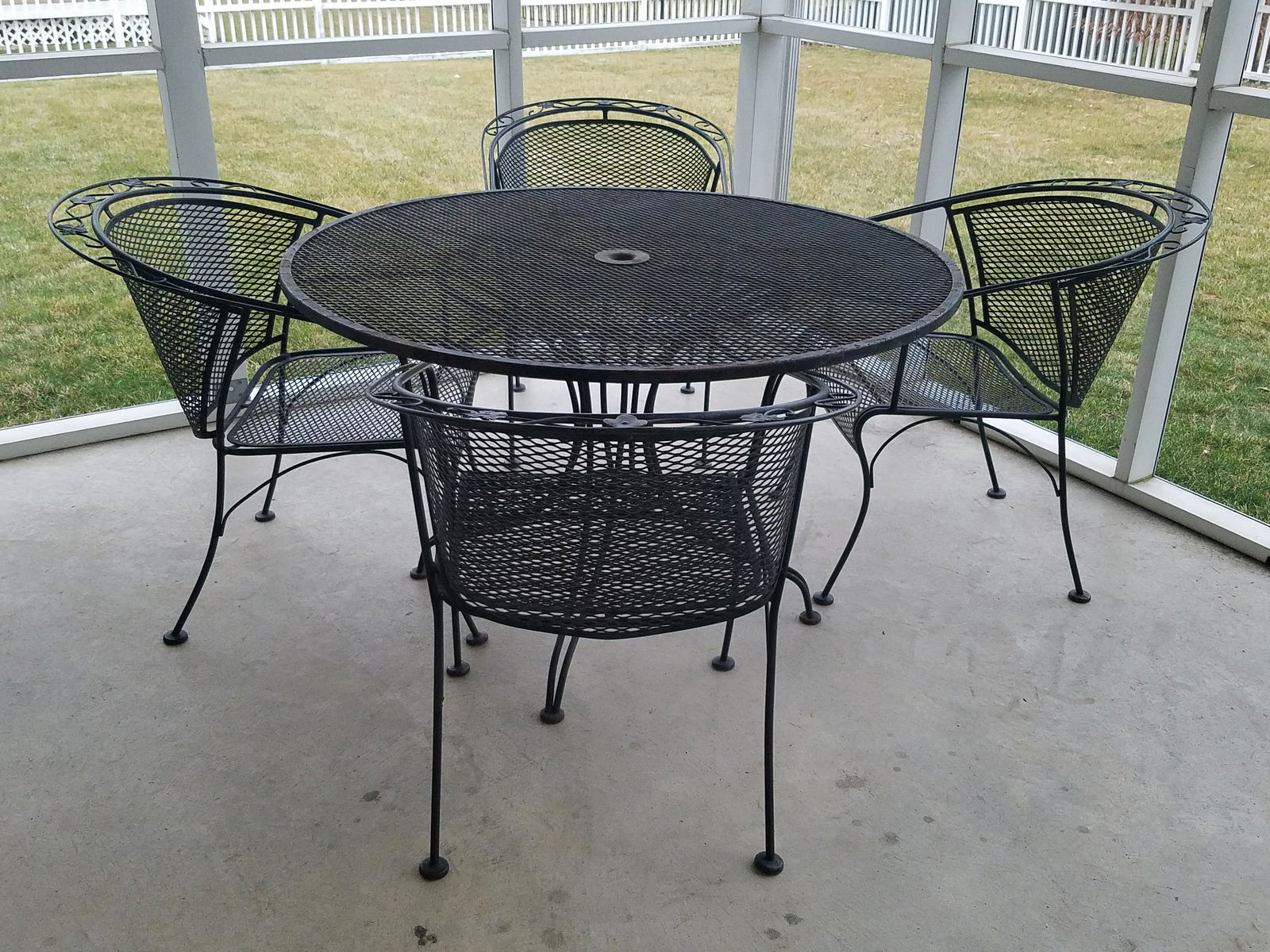 5 Pc Outdoor Table and Chairs (1 of 2)