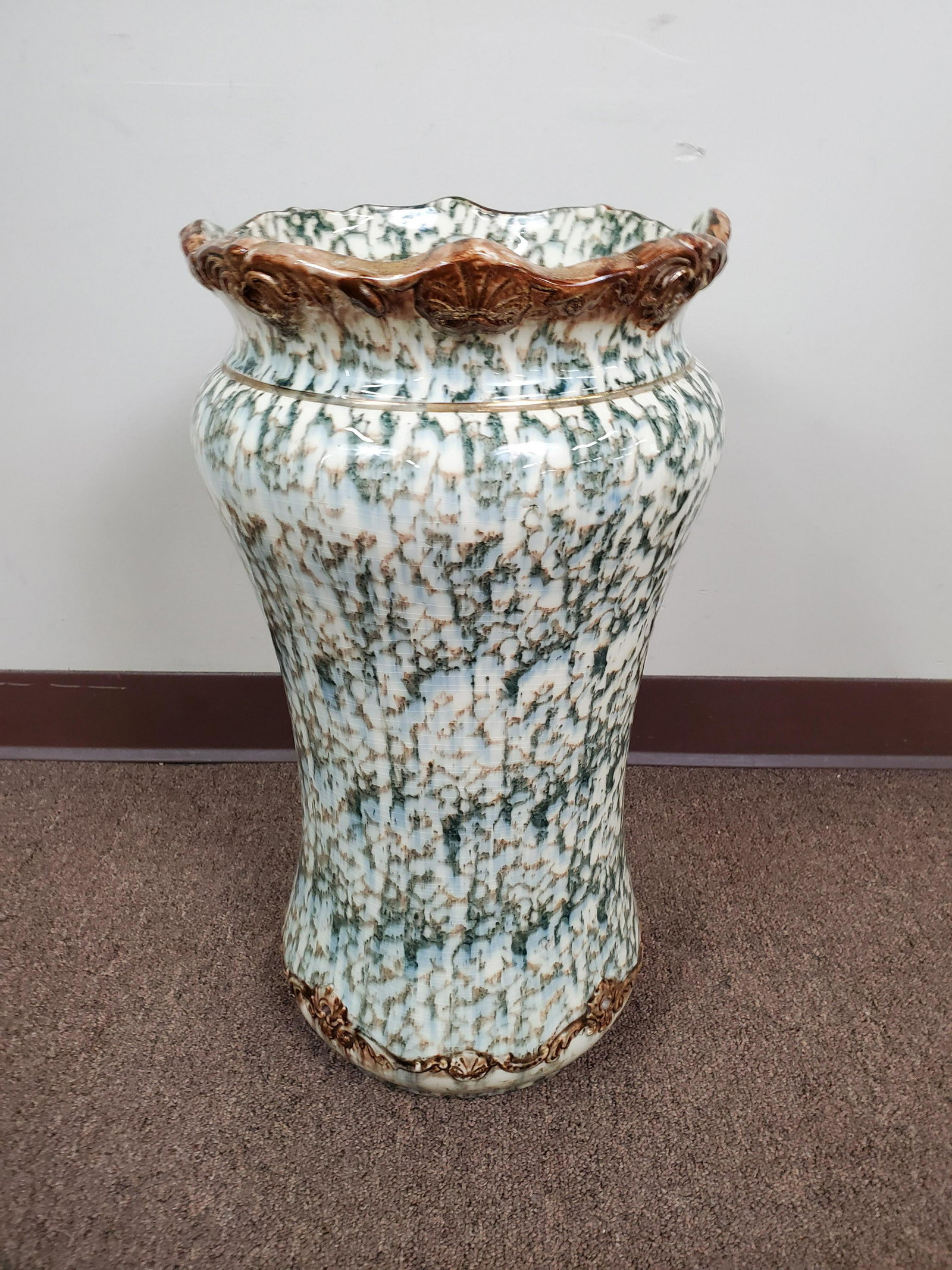 Spongeware Umbrella Holder: 22" high x 11-3/4" diameter. Unmarked.