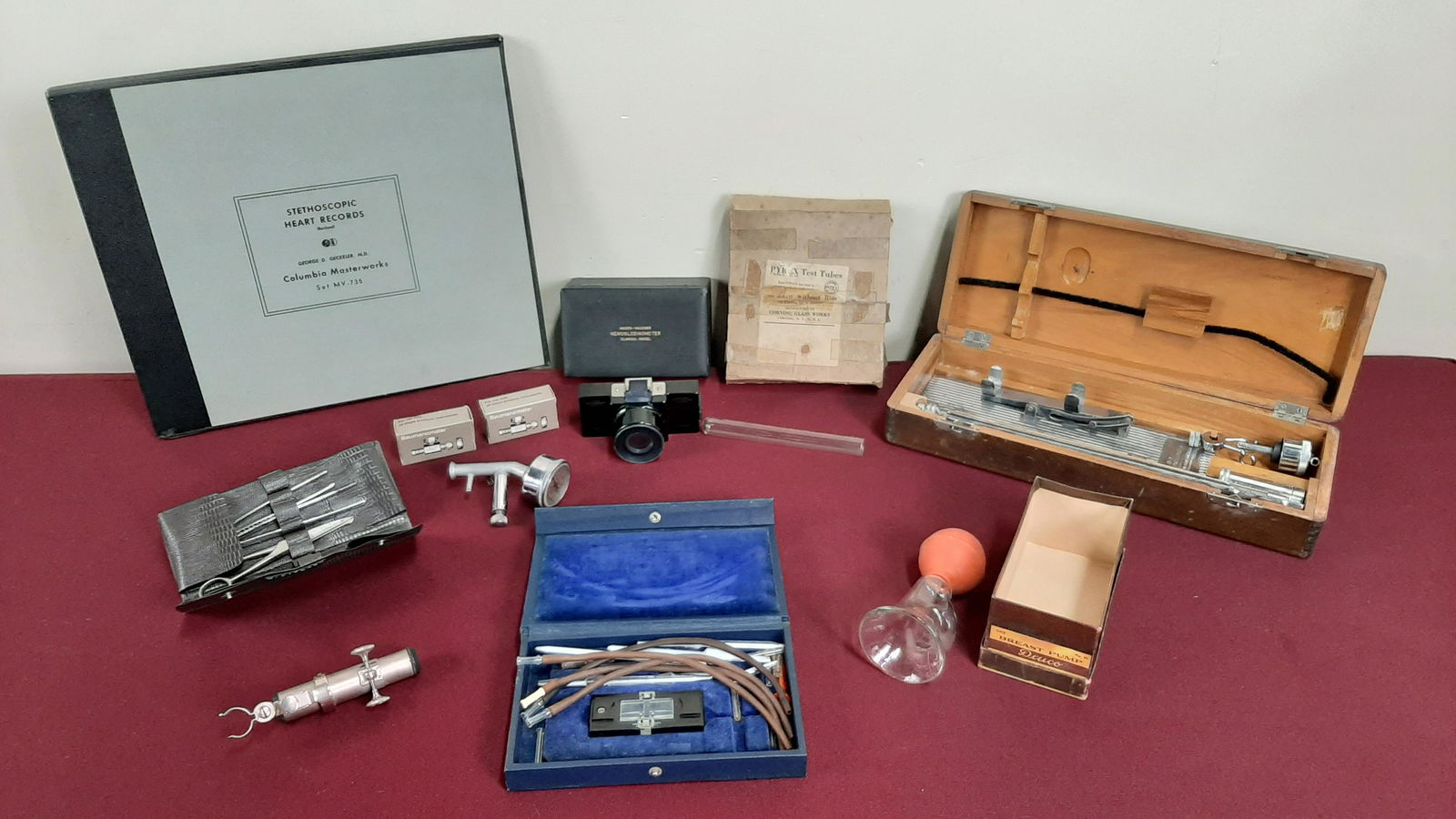 12 Pcs Medical Instruments (1 of 6)