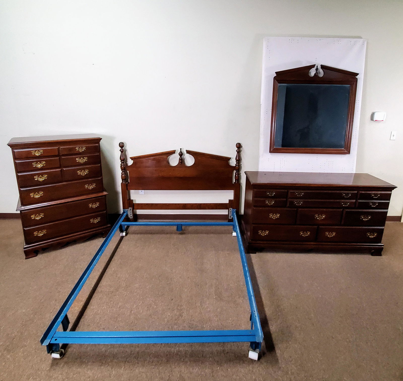 4 Pc Bedroom Set (1 of 3)