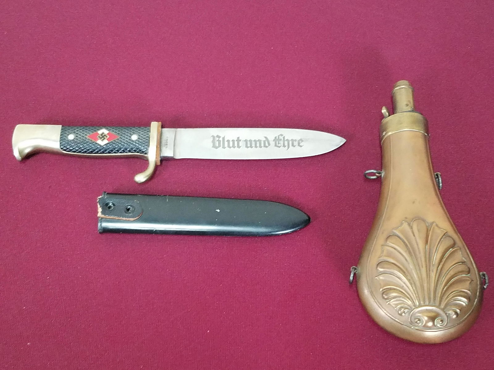 Powder Horn and Solingen German Sheath Knife (1 of 8)