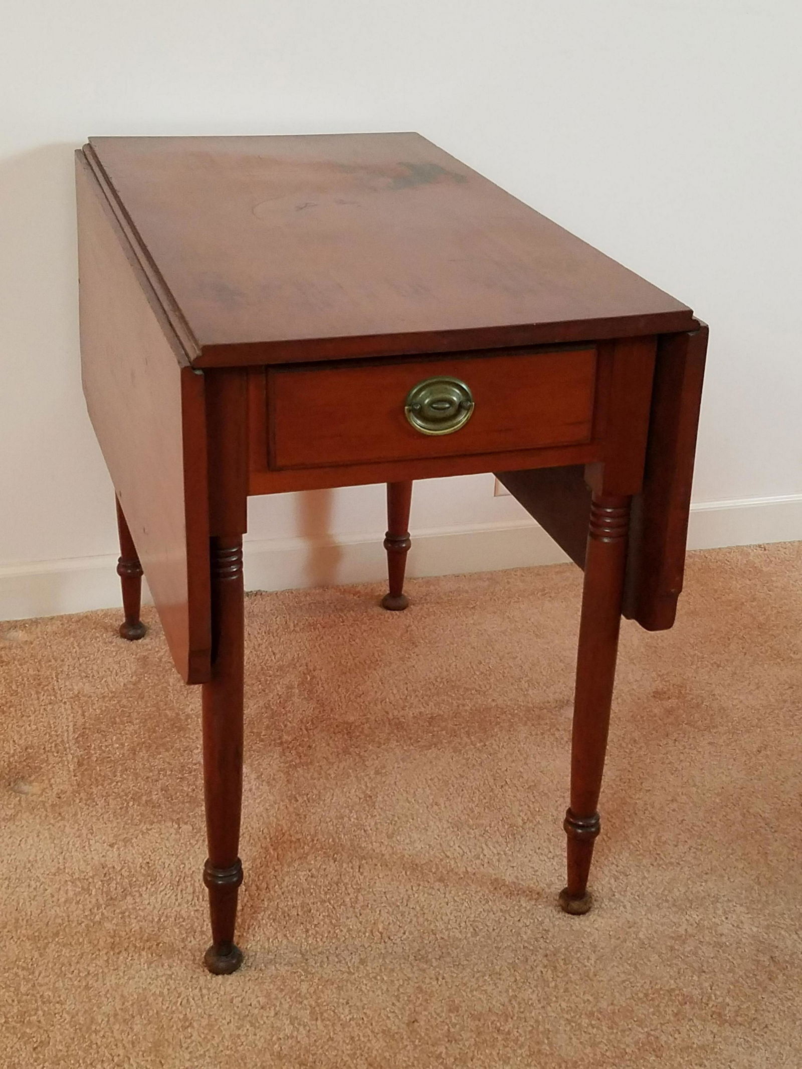 Pennsylvania Pembroke Table with Drawer (1 of 3)