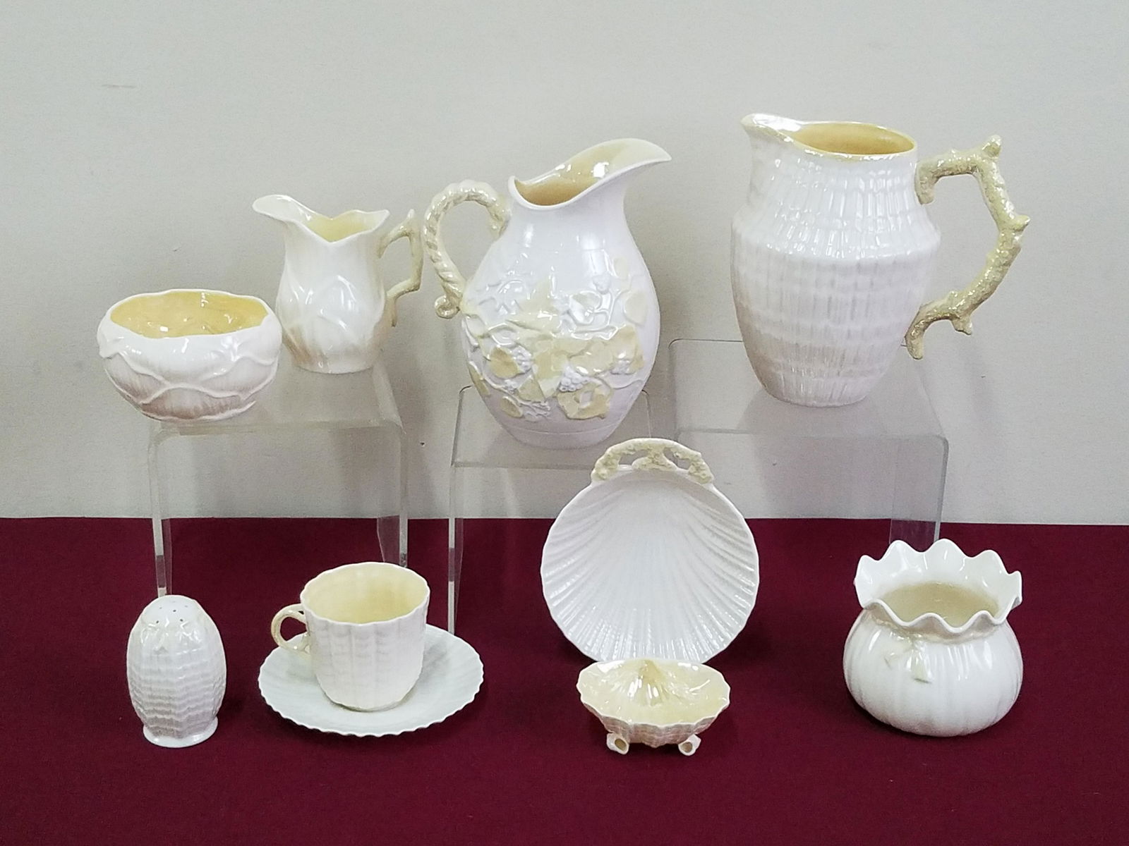 9 Pcs Belleek incl. Clam Shell (1 of 3)
