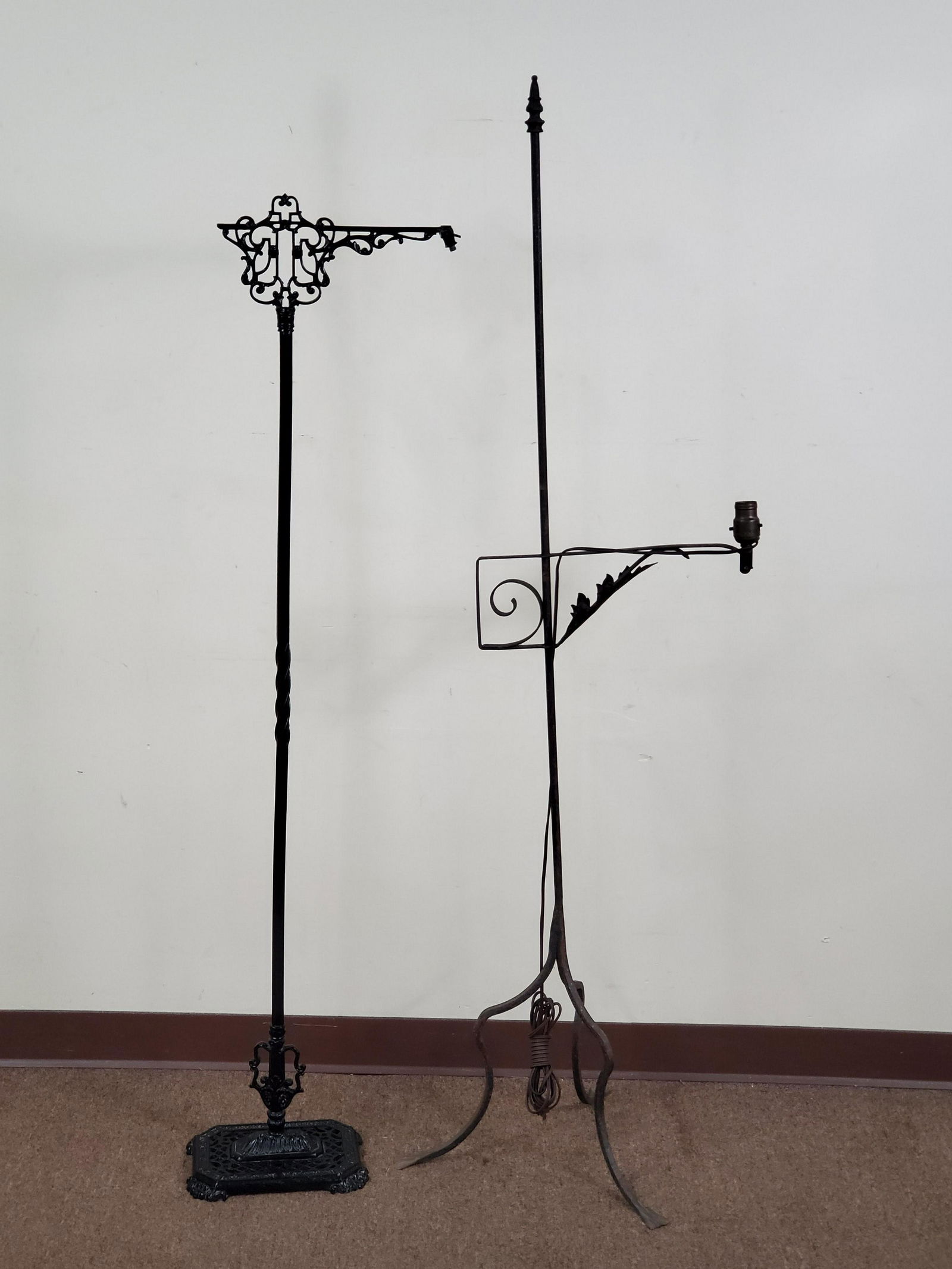 2 Cast Iron Floor Lamp (1 of 4)