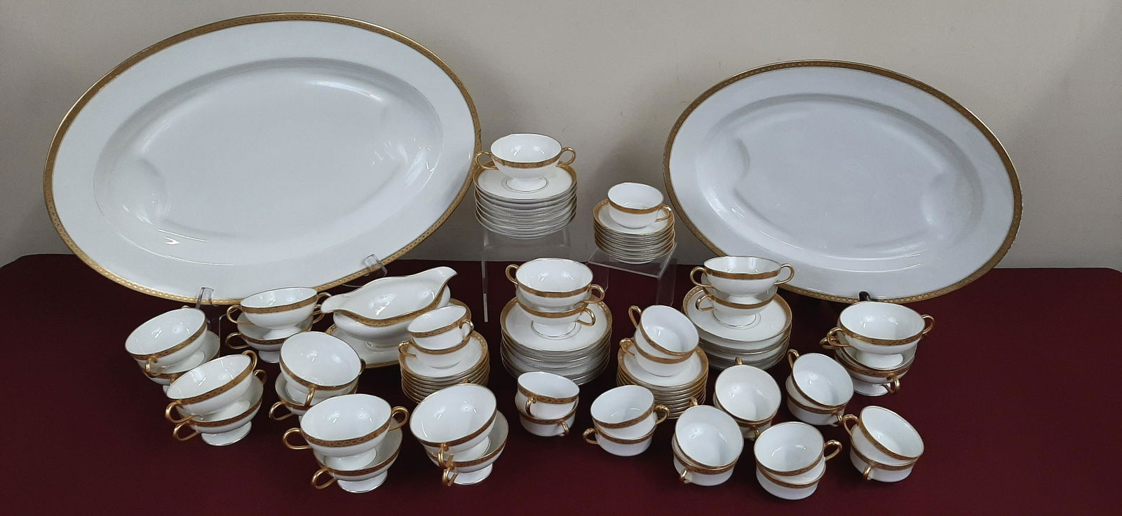 97 Pc Haviland Limoge Dinnerware (1 of 2)