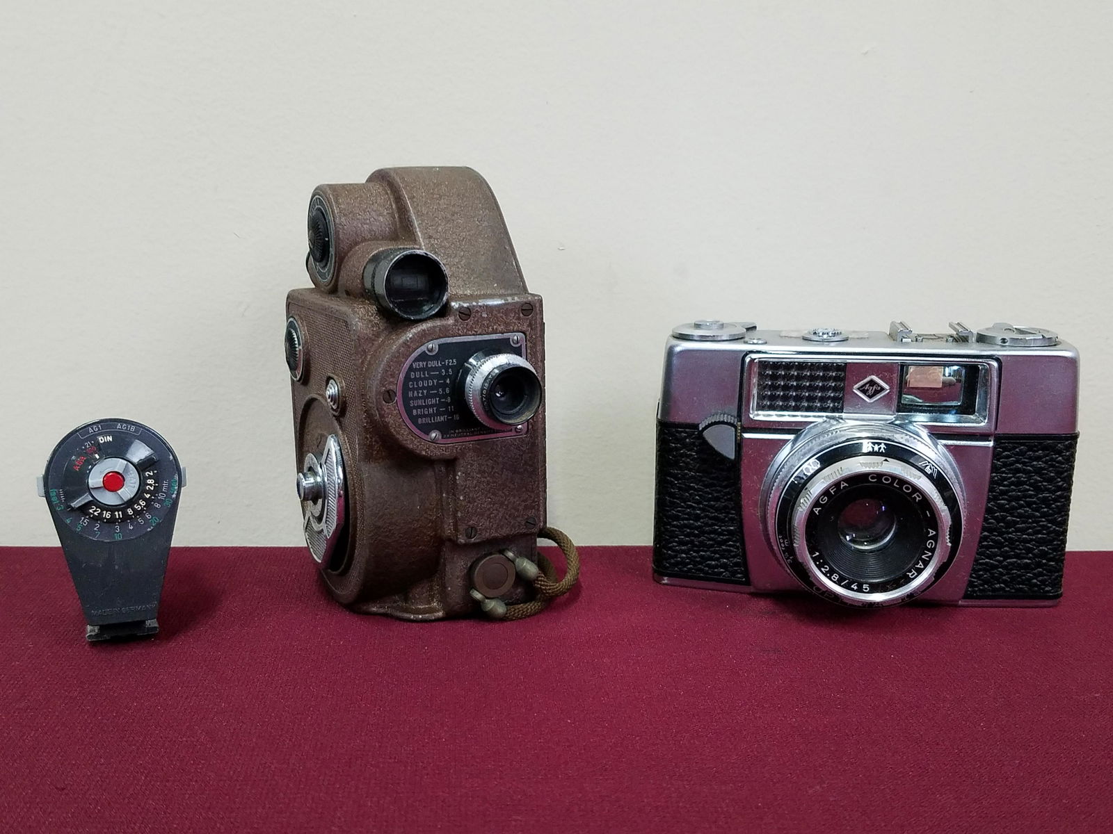 Brilliant Light Projector, Agfa Camera and Meter (1 of 2)