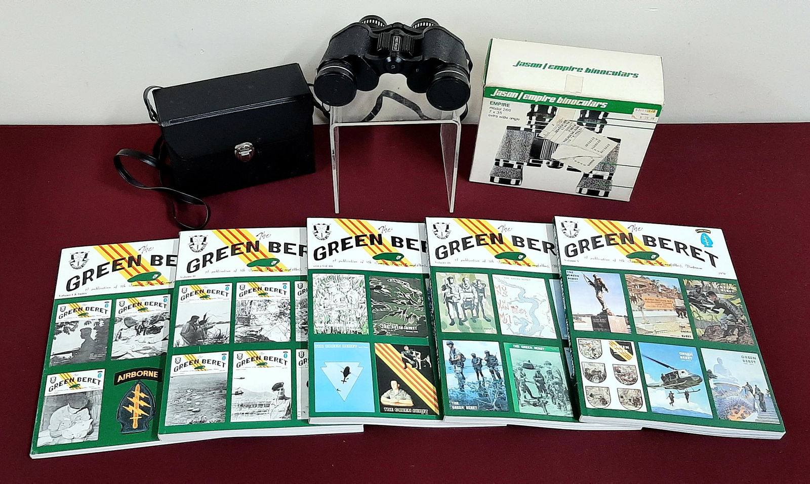 6 Pcs Green Beret Magazine and Binoculars (1 of 1)