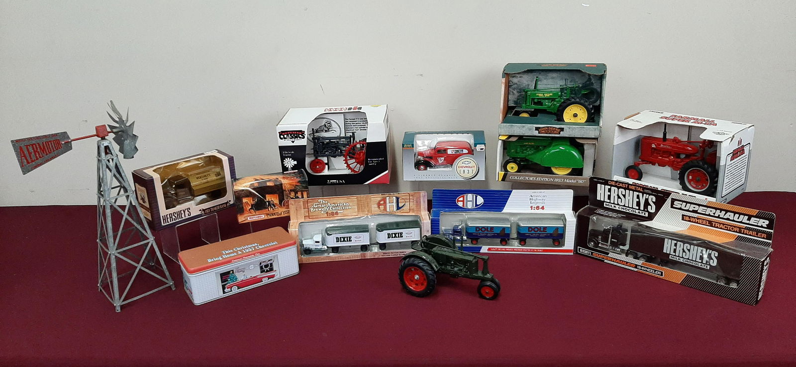 13 Die Cast Tractors and Trucks incl. John Deere (1 of 7)