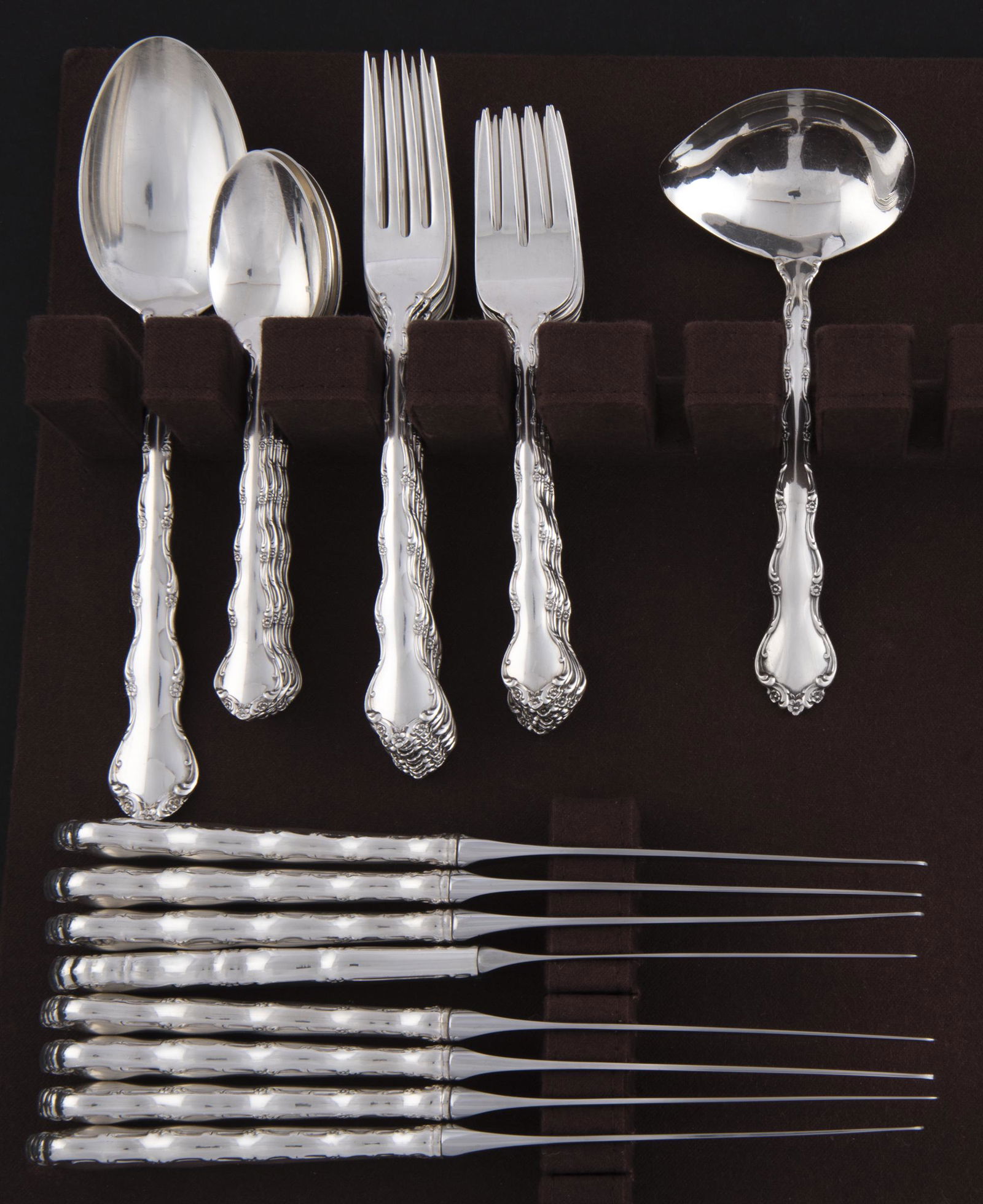 35 Pcs Reed & Barton Tara Sterling Flatware (1 of 4)