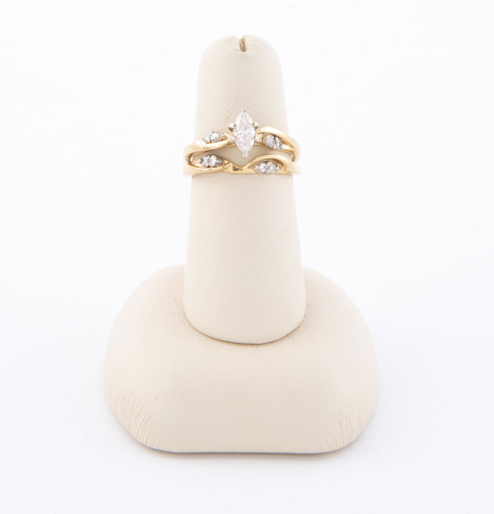 14k .38 CTW Diamond Wedding Set (1 of 3)