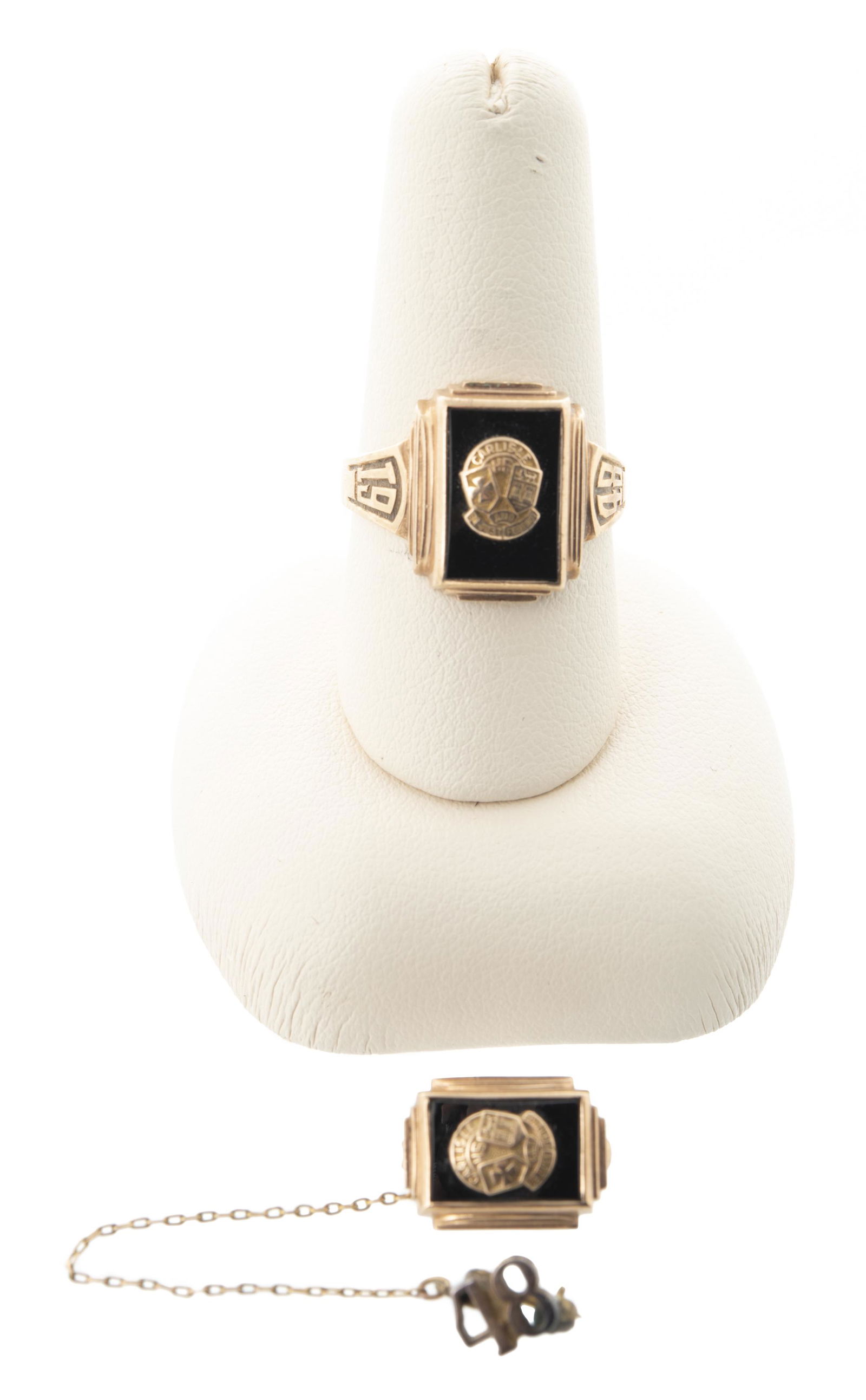 10k Carlisle Class Ring & Pin (1 of 3)