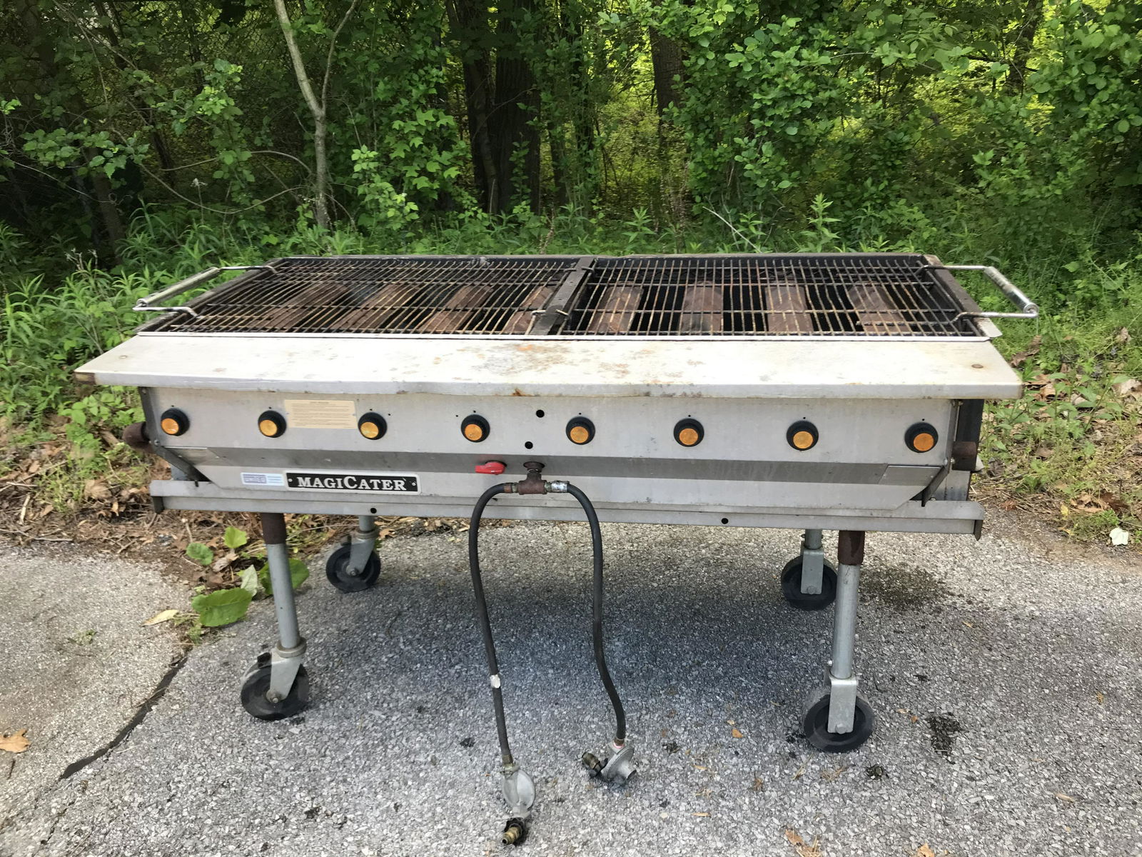 MagiCater Commercial Propane Grill (1 of 2)