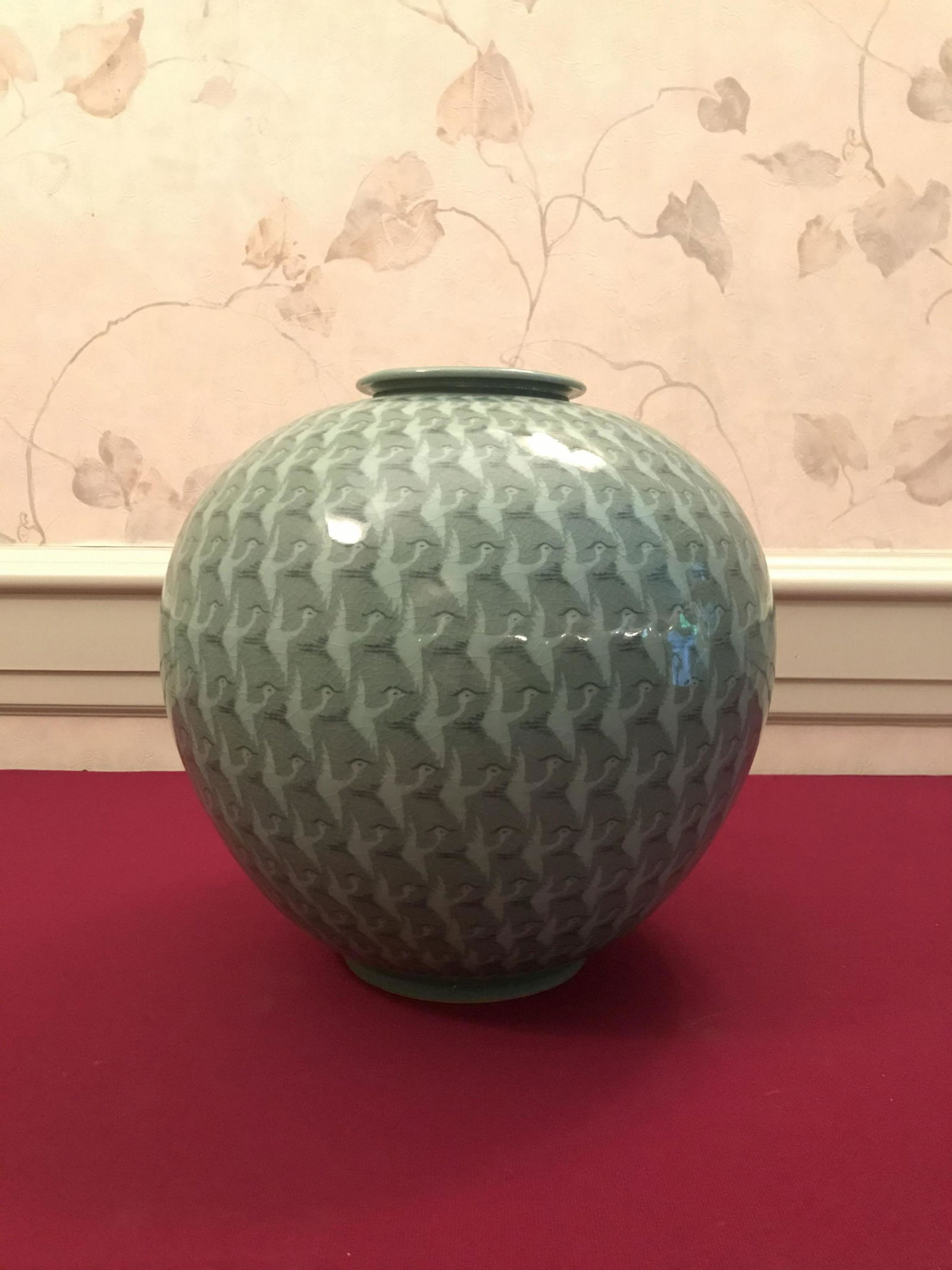 Celadon Crane Pattern Vase (1 of 3)