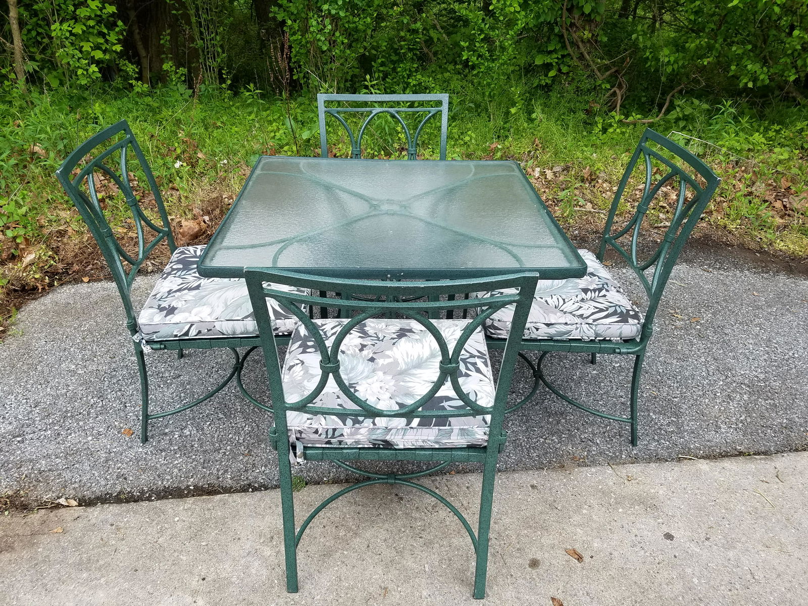 Brown Jordan Square Outdoor Table and Four Chairs (1 of 4)