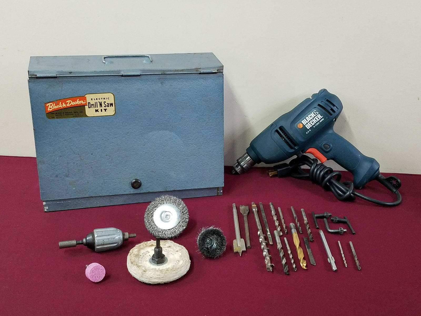 Black & Decker Drill and Drill / Saw Kit (1 of 3)