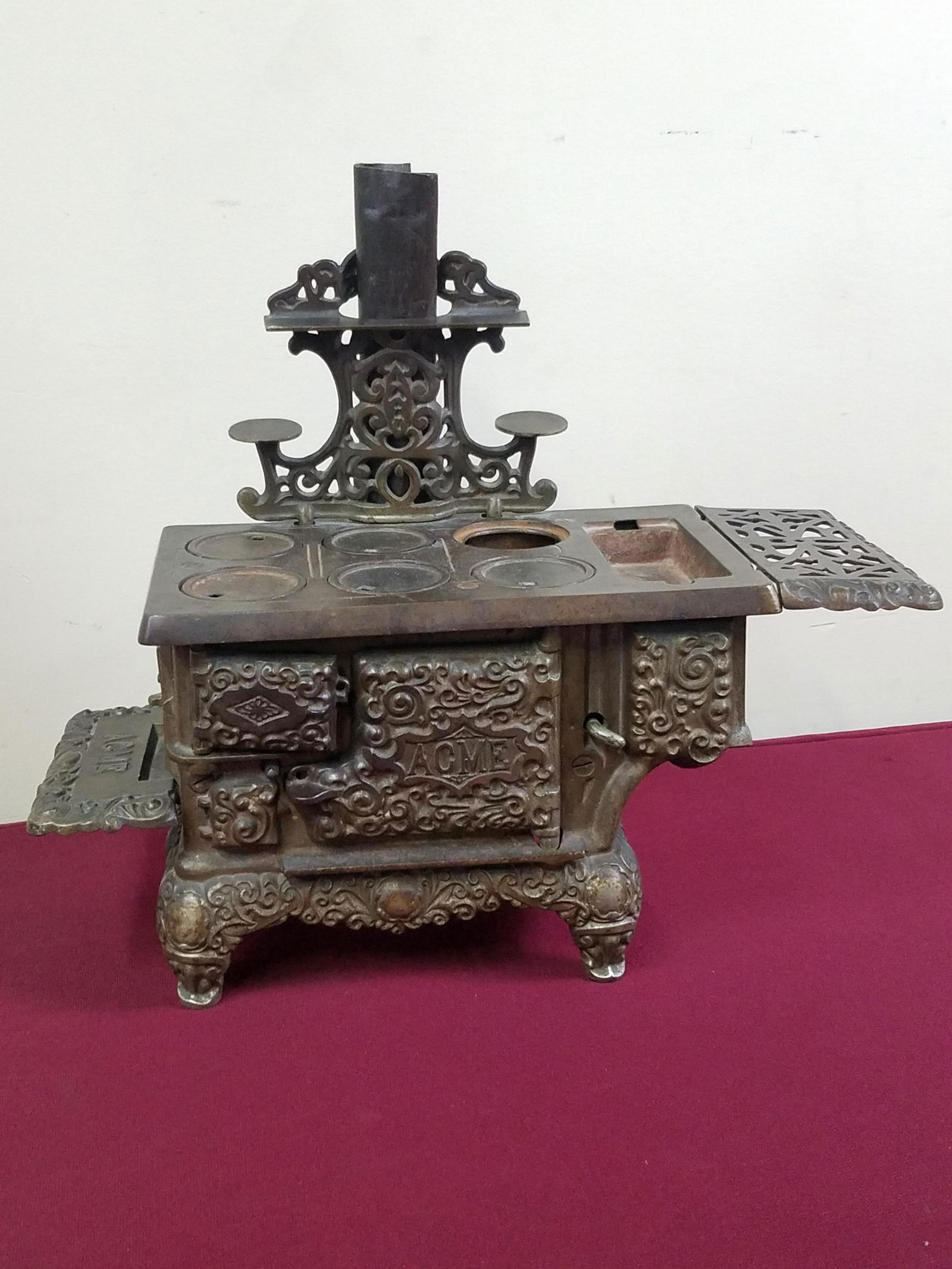 Cast Iron incl. Miniature Stove and String Holder (1 of 8)