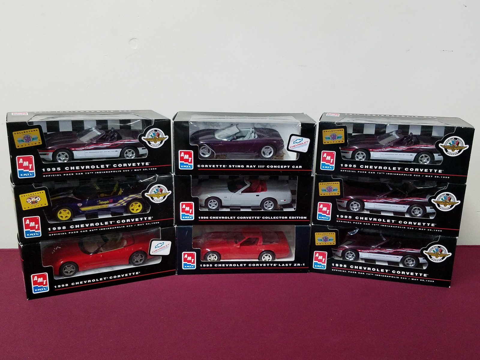 9 Chevrolet Corvette Die Cast Cars incl. Sting Ray: Manufactured by AMT Ertl. All in original boxes. 1:25 scale.