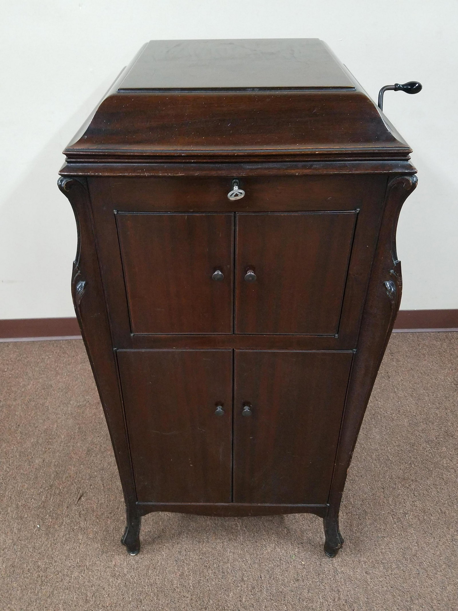 Victor Victrola: 20" wide X 22" deep X 43" high. Working