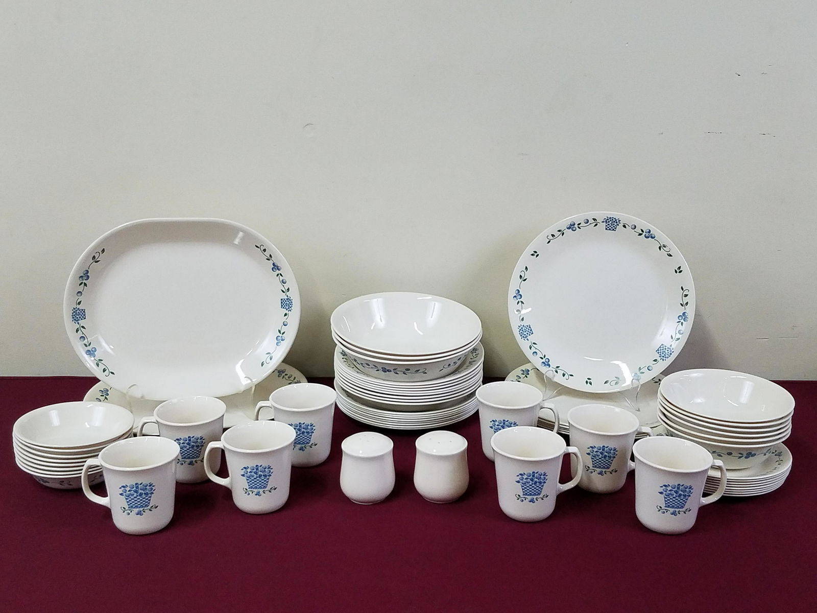 59 Pcs Corelle Dinnerware (1 of 3)